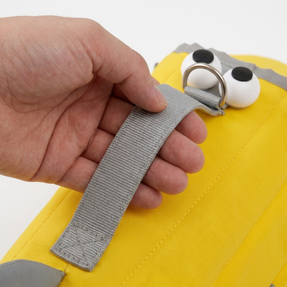 Detail — reinforced rescue handle and metal ring